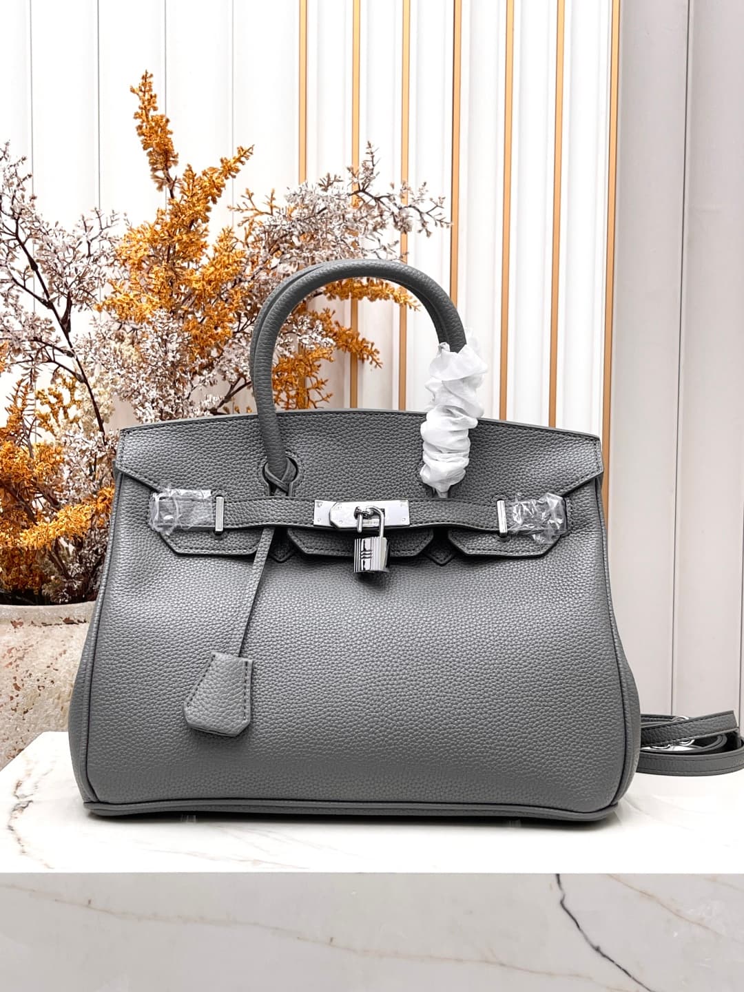 C4905 Silver clasp (30cm)(25cm)(20cm) Hermès Birkin platinum bag — image 1