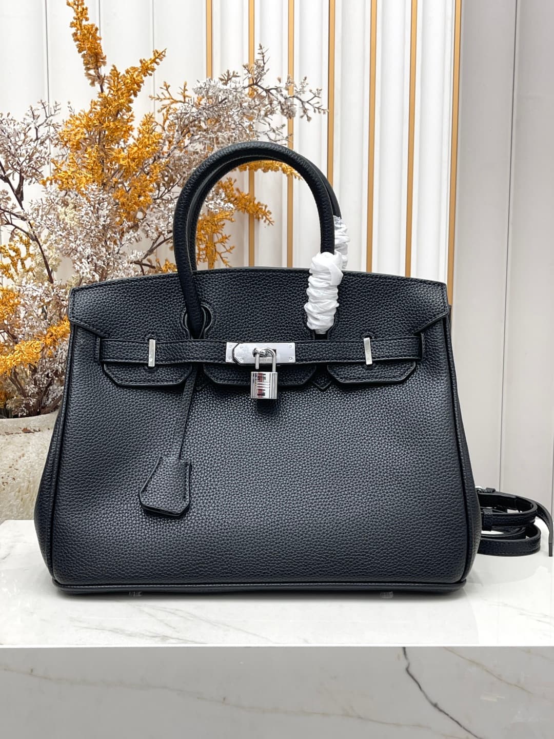 C4903 Silver clasp (30cm)(25cm)(20cm) Hermès Birkin platinum bag — image 1
