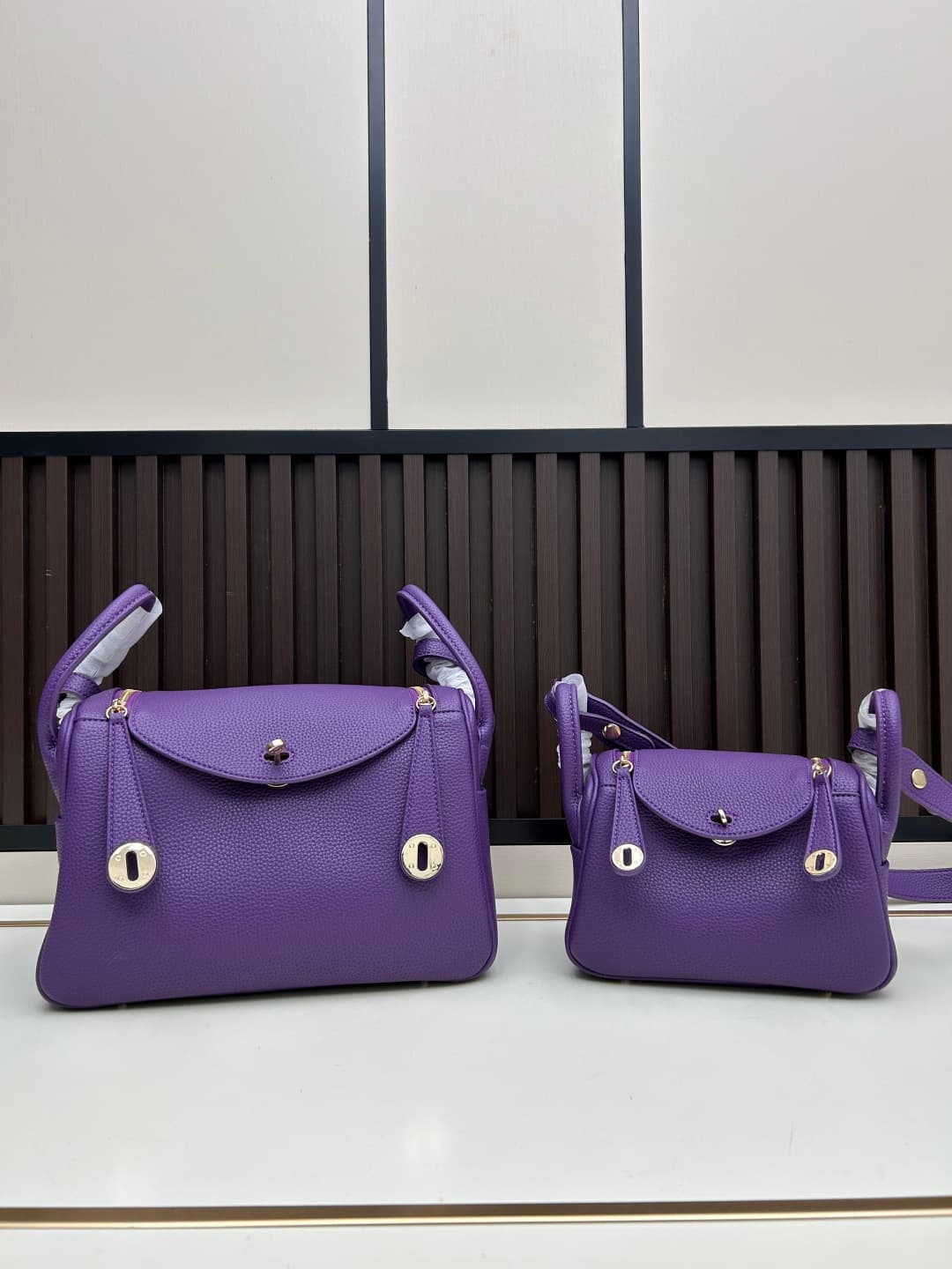 C4889 The practical daily use version of ‘Hermès Lindy26’ is loved in every color. Golden brown 🆚 pumpkin color – these warm colors are really suitable for autumn and winter seasons. — image 1