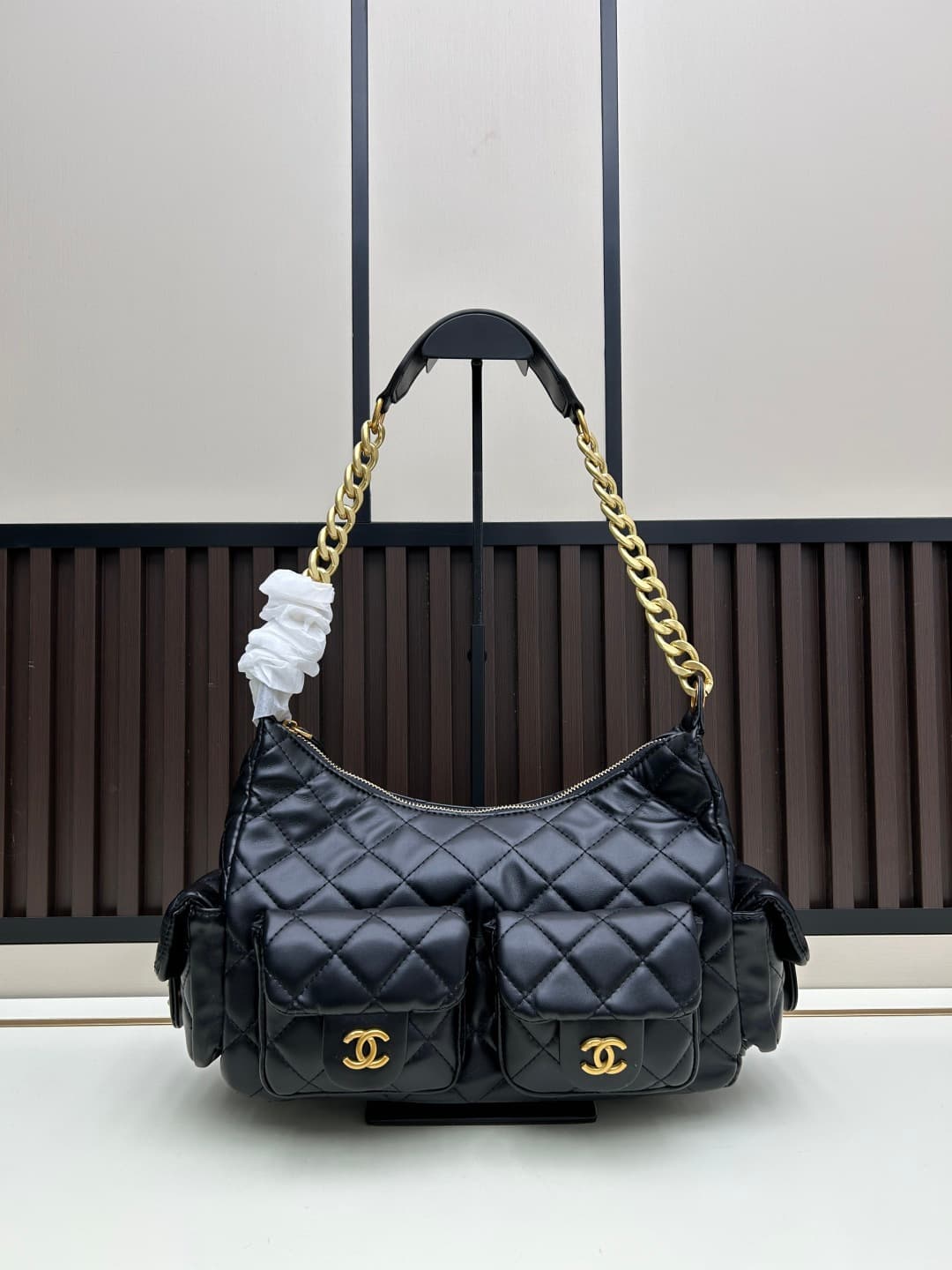 C831 New model 💰 – Chanel 25c hobo bag, promoted by Jennie. You have to choose either one of these two options:|||Chanel 25c hobo bag👜 — image 1