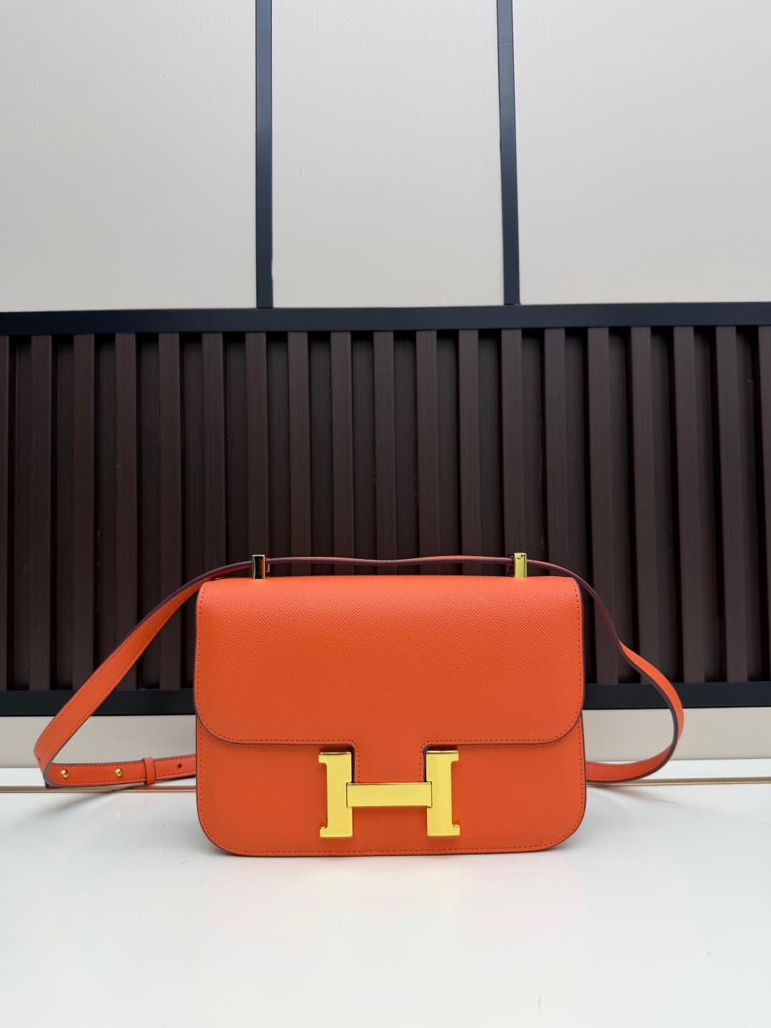 C4767 The flight attendant’s large-sized bag💰 – this Hermès Kangkang bag is simply the “white moonlight” in my mind. The color is extremely gentle. The shape of the bag is elegant and stylish. I usually wear it with light-colored clothes: a coat in winter — image 1