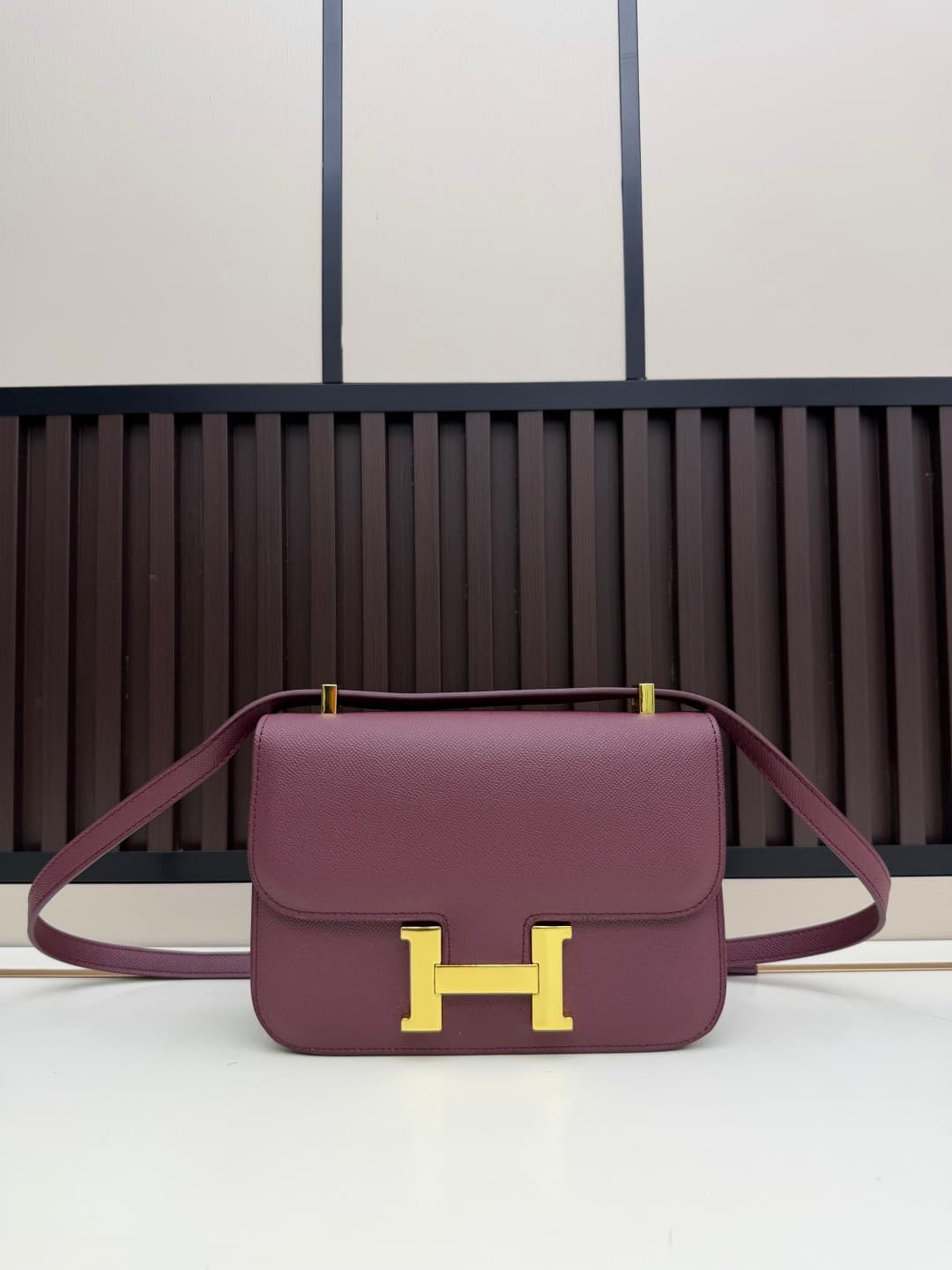 C4766 The flight attendant’s large-sized bag💰 – this Hermès Kangkang bag is just like the white moonlight in my mind. The color is extremely gentle. The shape of the bag is very elegant. I usually wear it with light-colored clothes: a coat in winter, or a — image 1