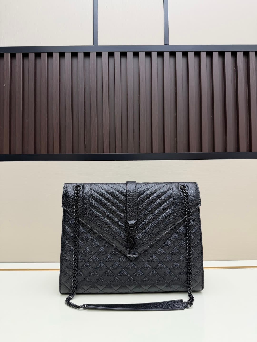 C8651 The latest version of the SaintLaurent&SLP boutique in the grid pattern. Exclusive on the market: decorative interlocking metal YSL logo, flawless hardware, authentic ball-shaped texture, superb feel, exquisite details and handcrafted quality. Shoul — image 1