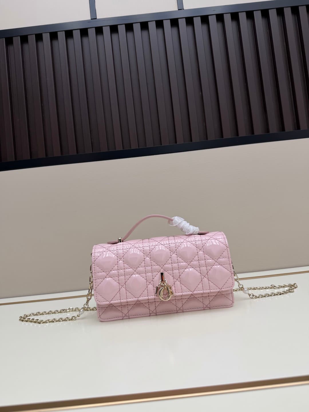 C1889 New small-sized💰 with box and lacquered leather – summer style🆕 French romance | Dior Lady handbag🌹||| Isn’t everyone aware of the Dior Lady? — image 1