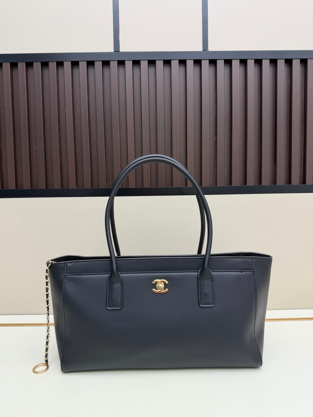 C3225 Plain weave, crocodile pattern – Spring/Summer show collection — image 1