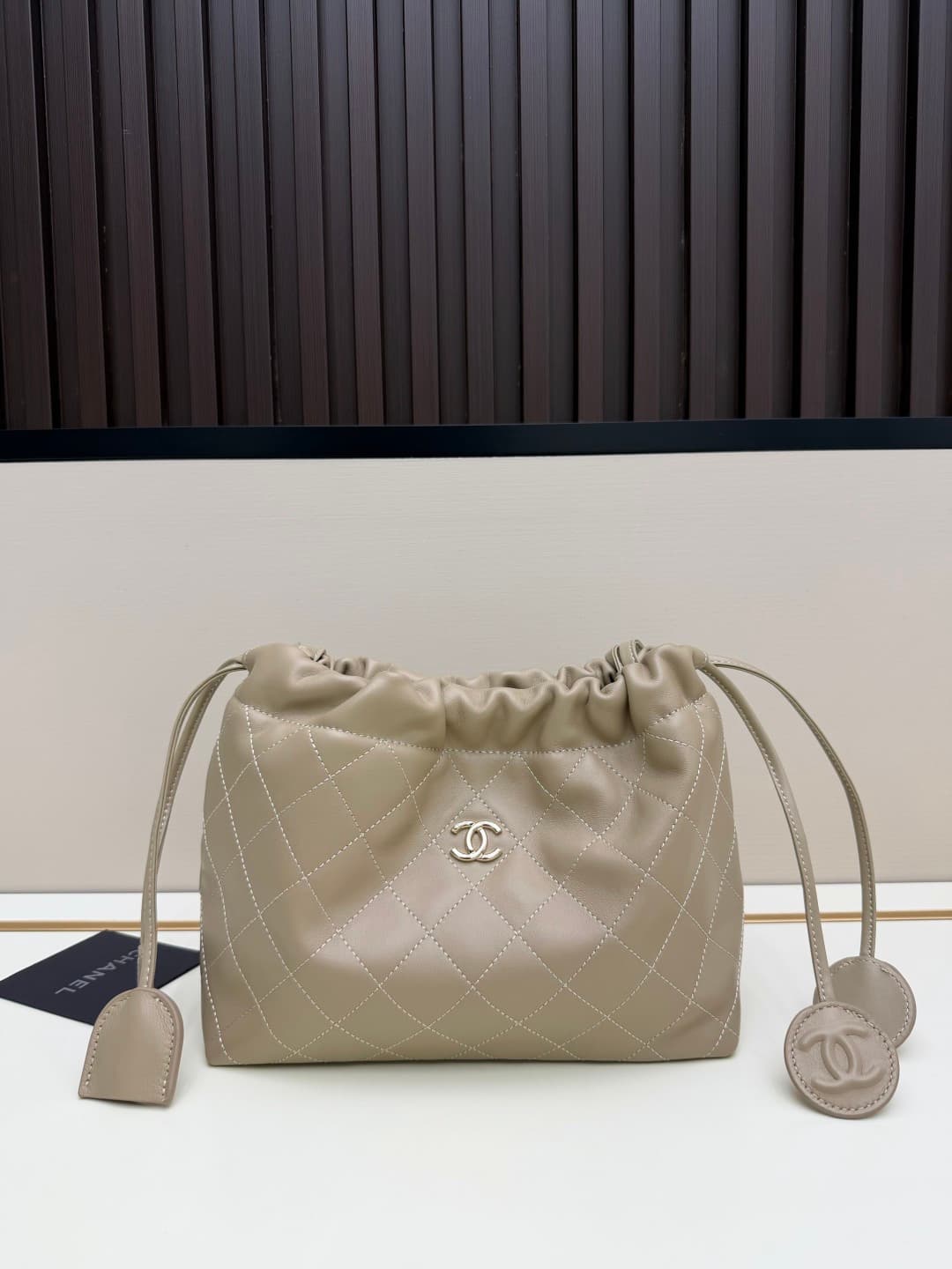 C3220 Big. Small — image 1