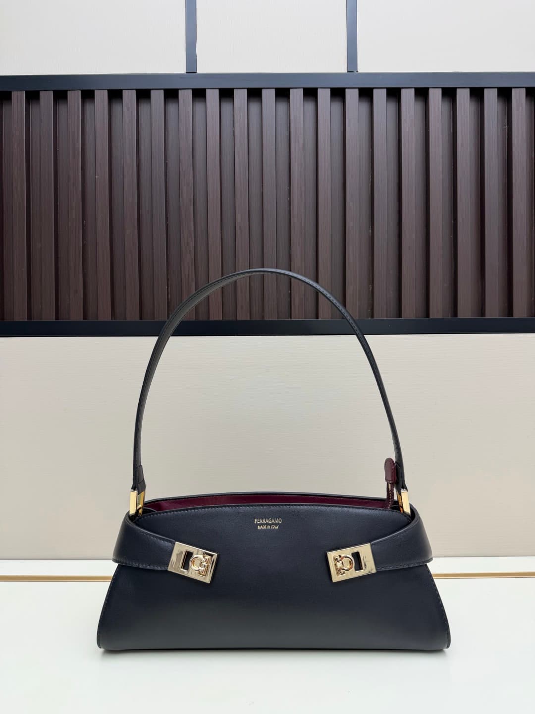 C36162 New Ferragamo model | 26SS – New horizontal-handle Hug shoulder bag | An elegant accessory that carries grace on the shoulders 👜