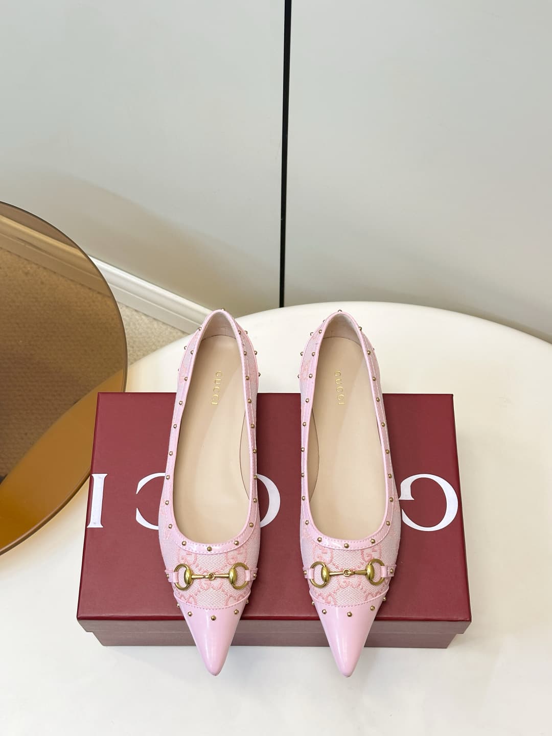 D6891 Gucci 26ss Gucci buckle rivet pointed classic monogram flat shoe — image 1