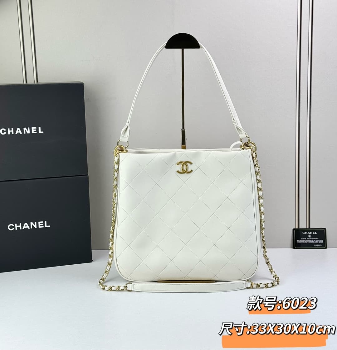 C798 🌸 Chanel 23A shoulder strap hippie bag 200 — image 1