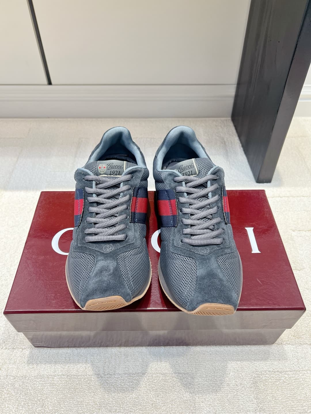 D6922 Gucci Vintage/Retro Dark Gray Doutson Shoes 26ss — image 1