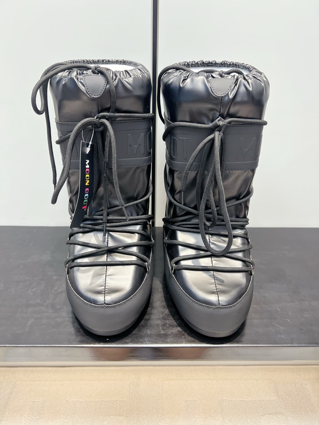 D8771 Moon Boot – Glossy Black Snow Boots 26ss — image 1