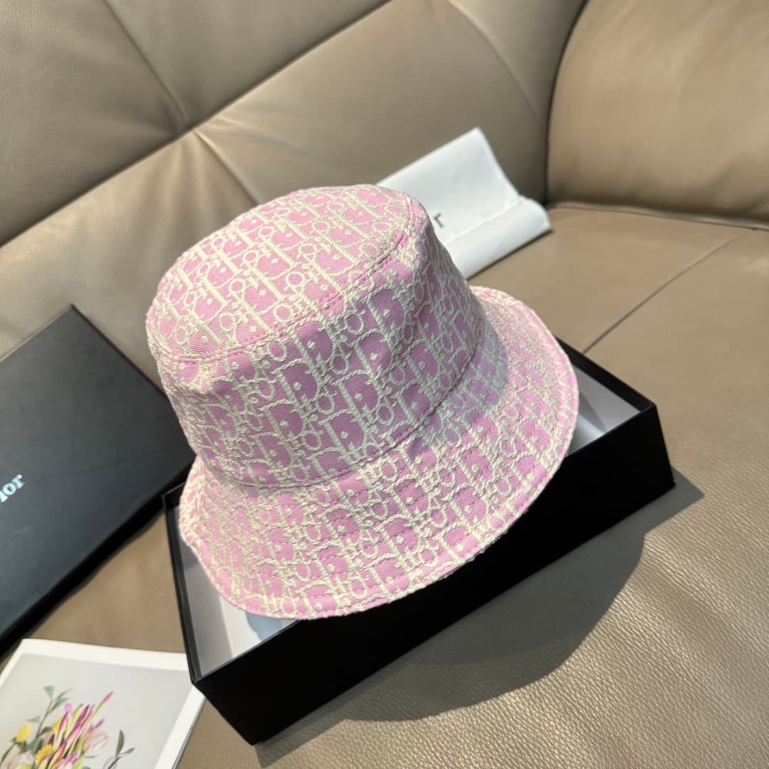 C29872 Packaged in a bag, Dior new model fisherman hat – the premium version. Customized according to the mold 1:1. Made from original denim print fabric and pure cotton lining; lightweight and breathable! The quality is excellent. With a basic head circu — image 1