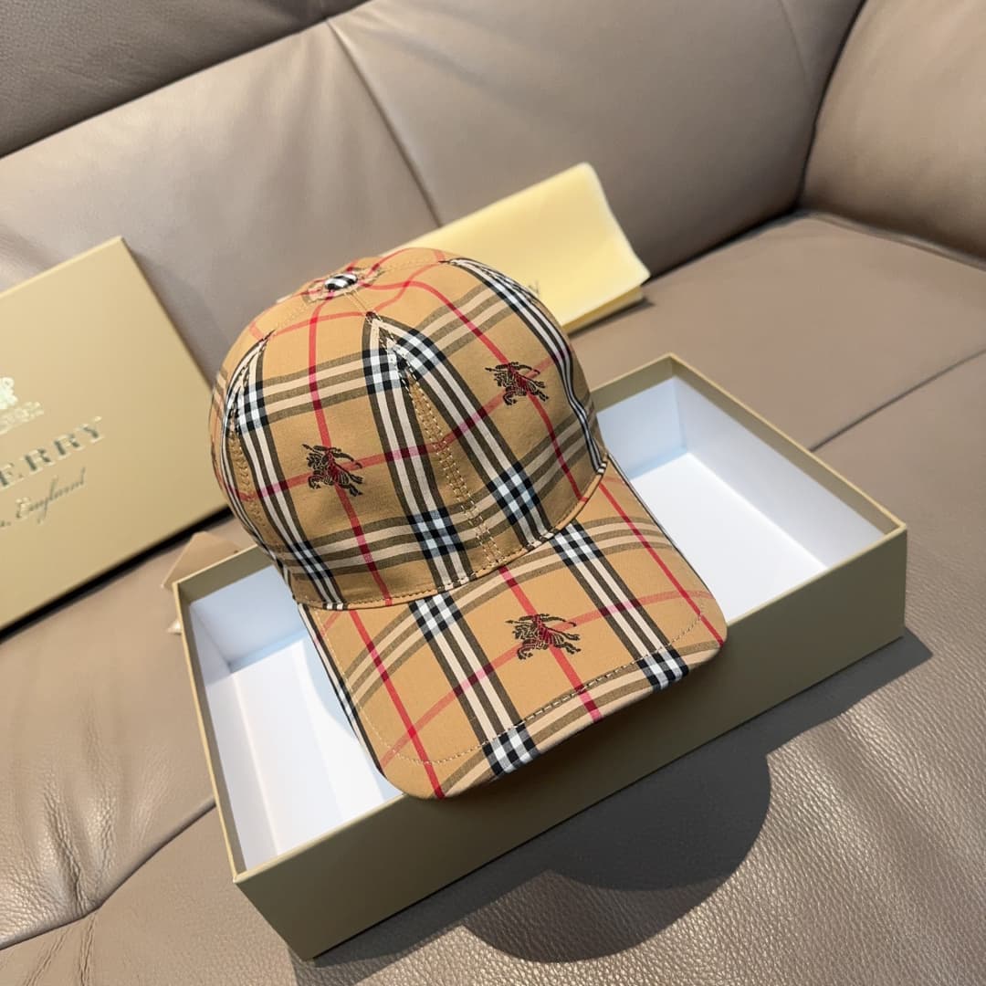 C29859 Packaged in a cloth bag, Barbour original baseball cap, checked pattern horse design. Customized by 1:1; made from pure cotton fabric and top-grade cowhide, lightweight and breathable! Photographed in real life; suitable for both men and women. — image 1