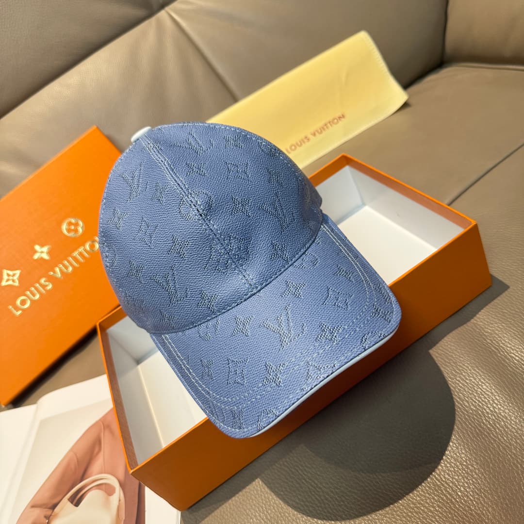 C29850 It comes with a packaging bag. It’s a classic LV baseball cap, featuring classic monogram patterns. It is custom-made according to the model 1:1. The cap is made of PU leather and top-grain cowhide for edge finishing. It is in extremely high demand — image 1