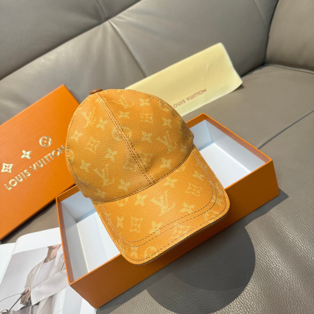 C29849 It comes with a packaging bag. It’s a classic LV baseball cap, featuring classic monogram patterns. It is custom-molded and produced on order; the PU leather and first-grade cowhide edges provide excellent quality. The basic head circumference is 5 — image 1