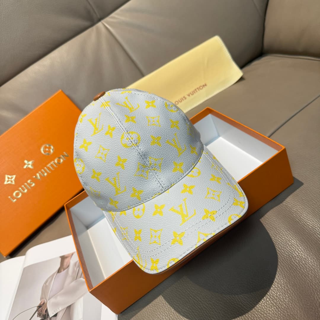 C29842 It comes with a packaging bag. It’s a classic LV baseball cap, featuring classic monogram patterns. It is custom-molded and customized according to the model 1:1. The edges are lined with genuine PU leather and top-grain cowhide. It is in extremely — image 1
