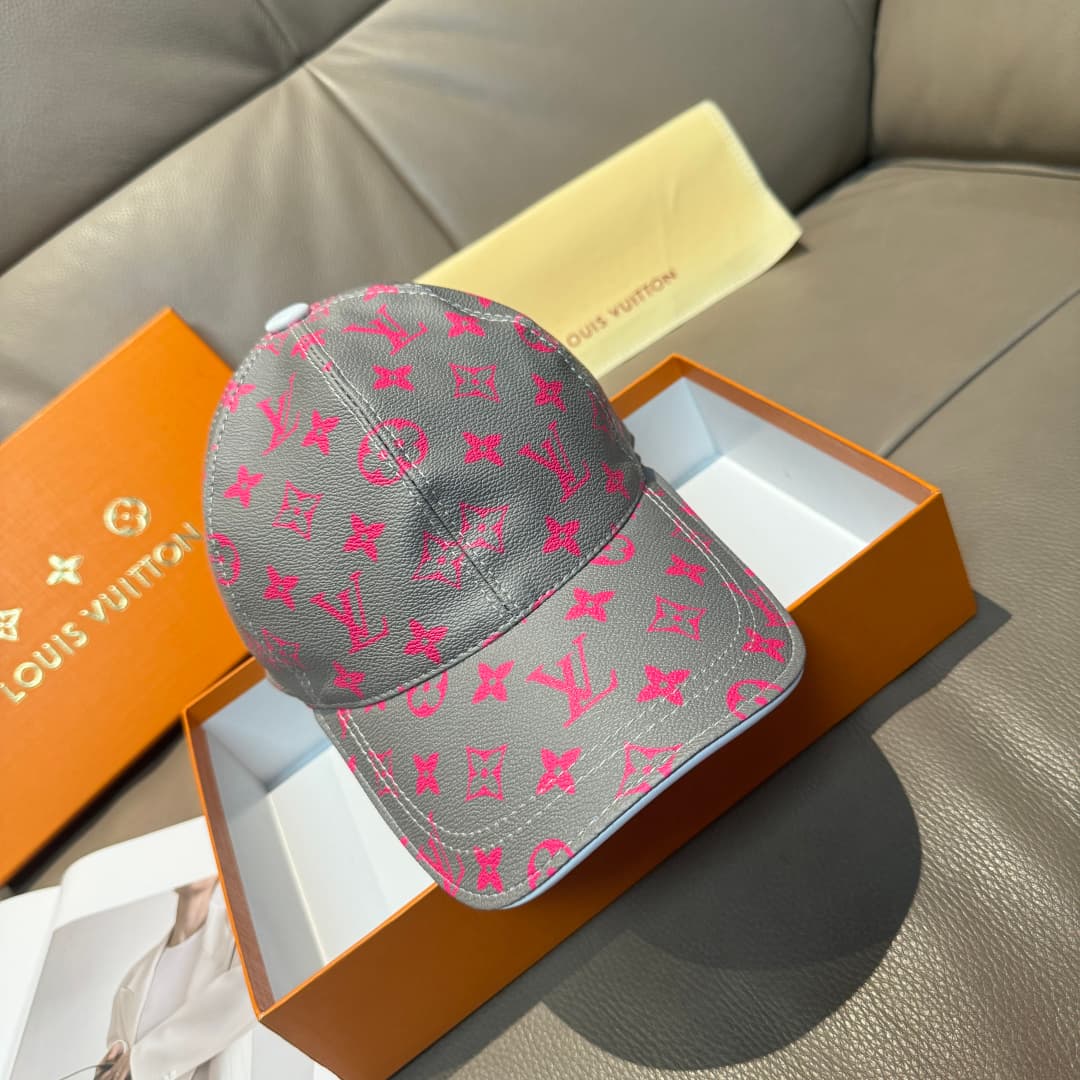 C29843 It comes with a packaging bag. It’s a classic LV baseball cap – featuring classic monogram patterns. It is custom-made according to the 1/ 1 design; the edges are lined with PU leather and first-grade cowhide. It is in extremely high demand through — image 1