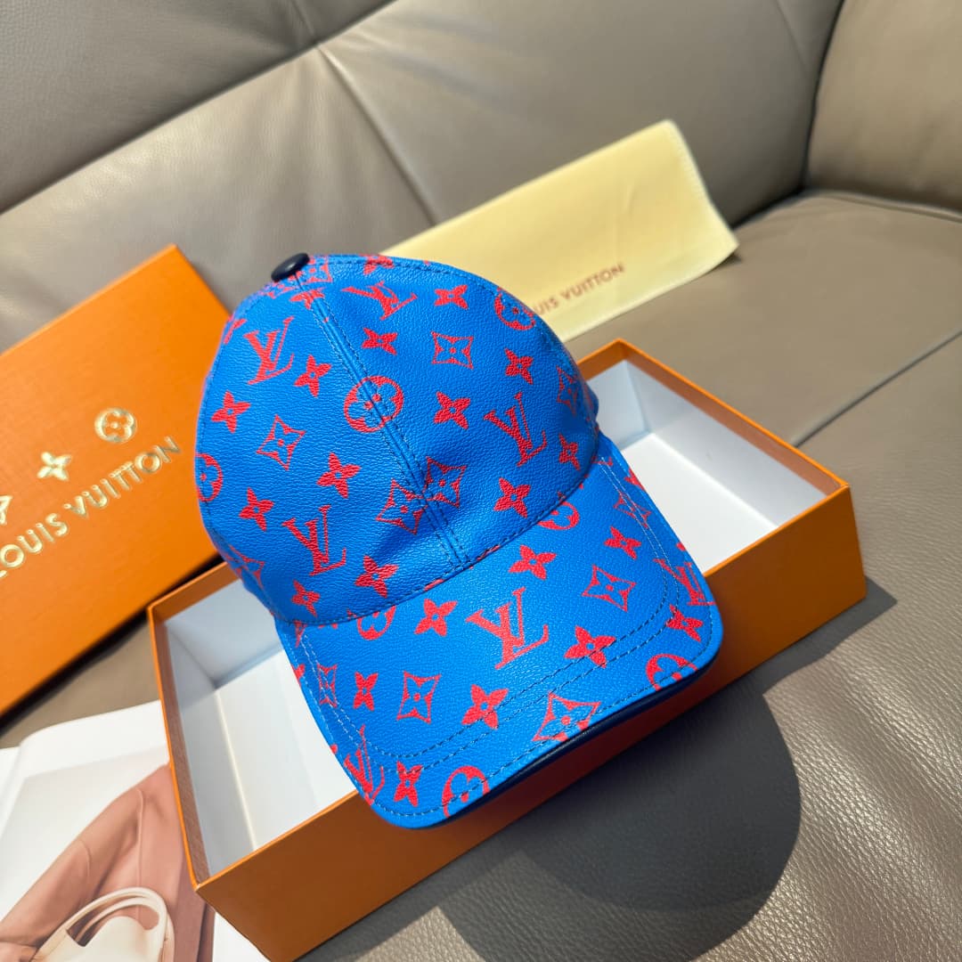 C29845 It comes with a packaging bag. It’s a classic LV baseball cap, featuring classic monogram patterns. It is custom-made according to the mold number 1:1. The cap is made of genuine PU leather and top-grain cowhide for edge trimming. It is in extremel — image 1