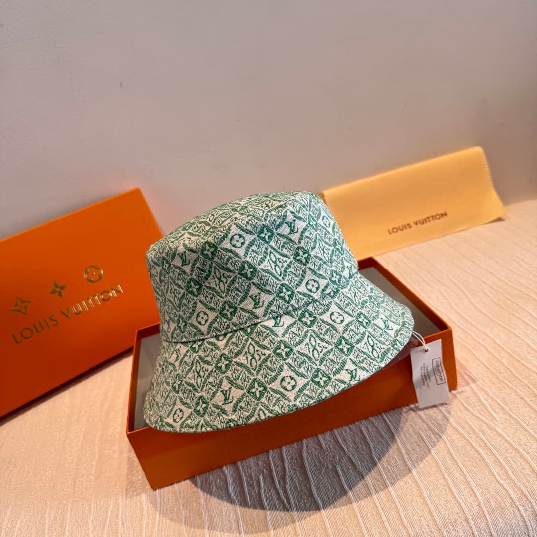 C29816 Packaged in a cloth bag. Lv classic model fisherman hat – top quality version. Customized by 1:1. Made from original denim print fabric and pure cotton lining, making it lightweight and breathable! The quality is excellent. With a basic head circum — image 1