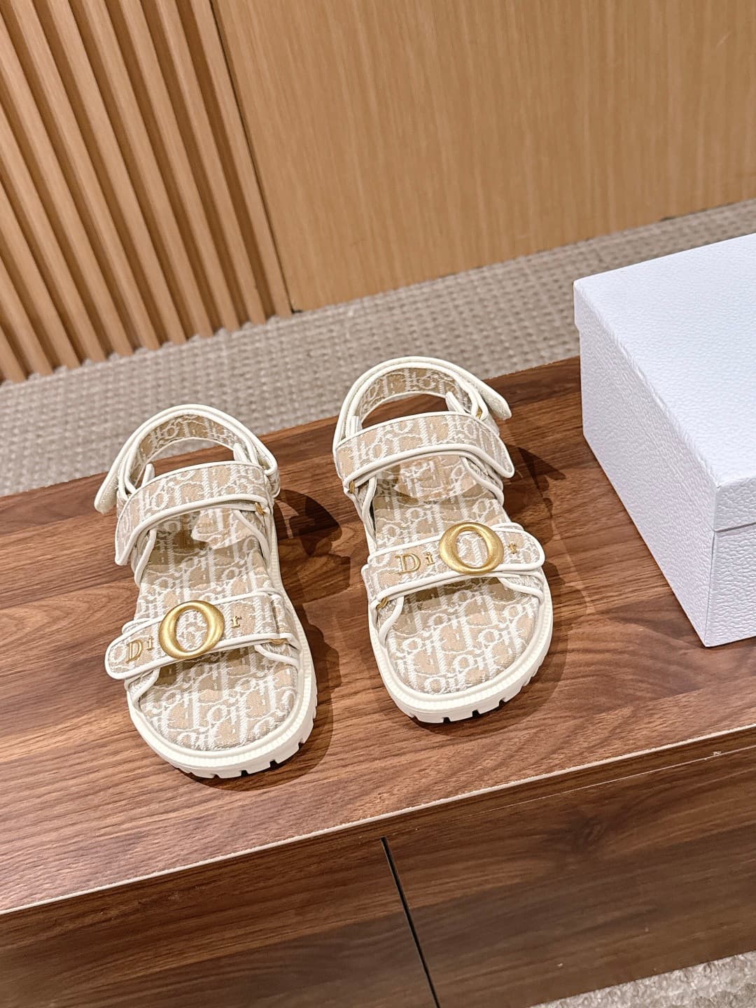 D5941 Top-tier version: Christian Dior summer slippers with patches – cool sandals — image 1