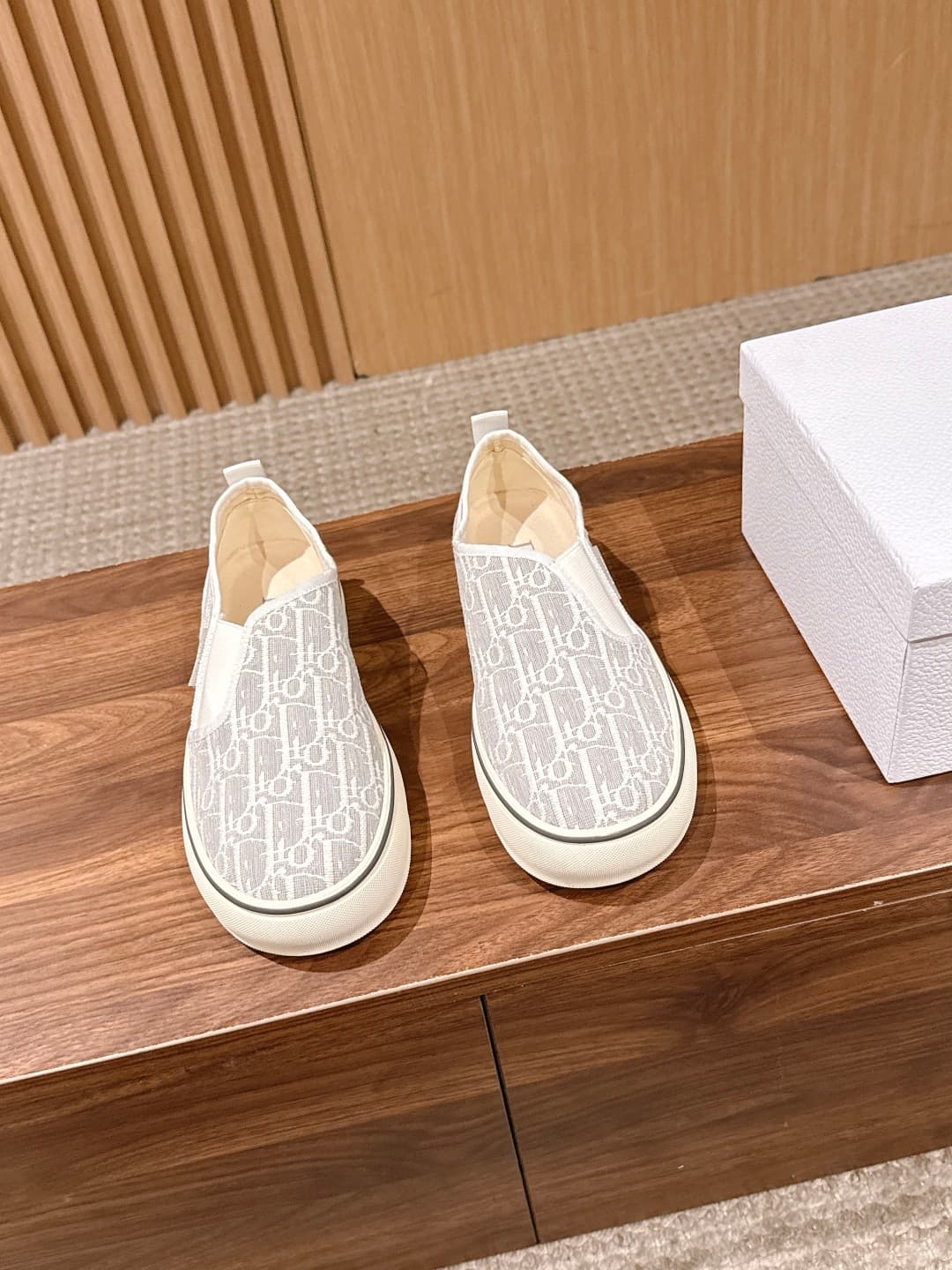 D5951 Top version: Christian Dior spring/summer new monogram leather loafers — image 1