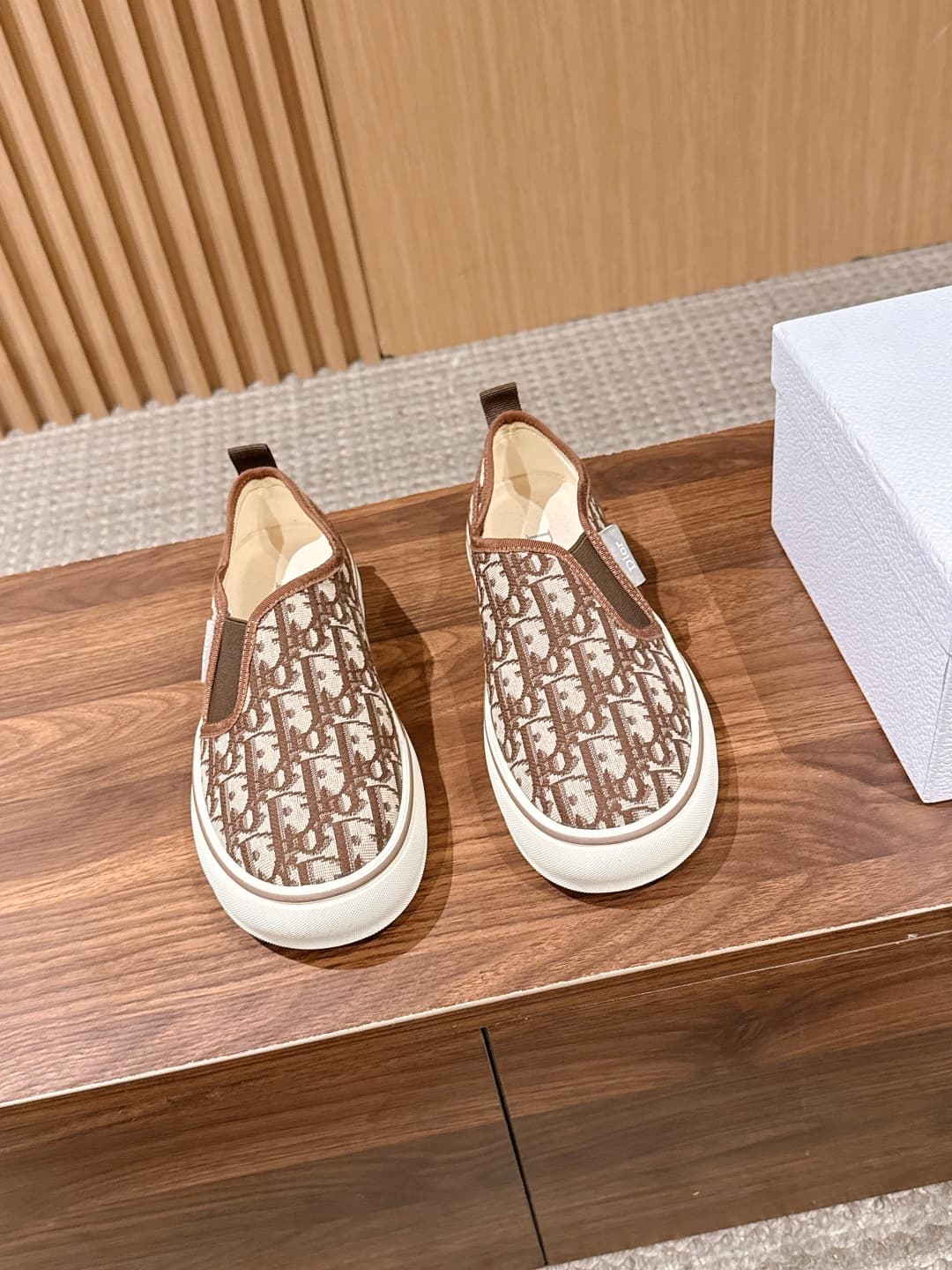 D5946 Top version: Christian Dior spring/summer new monogram leather loafers — image 1