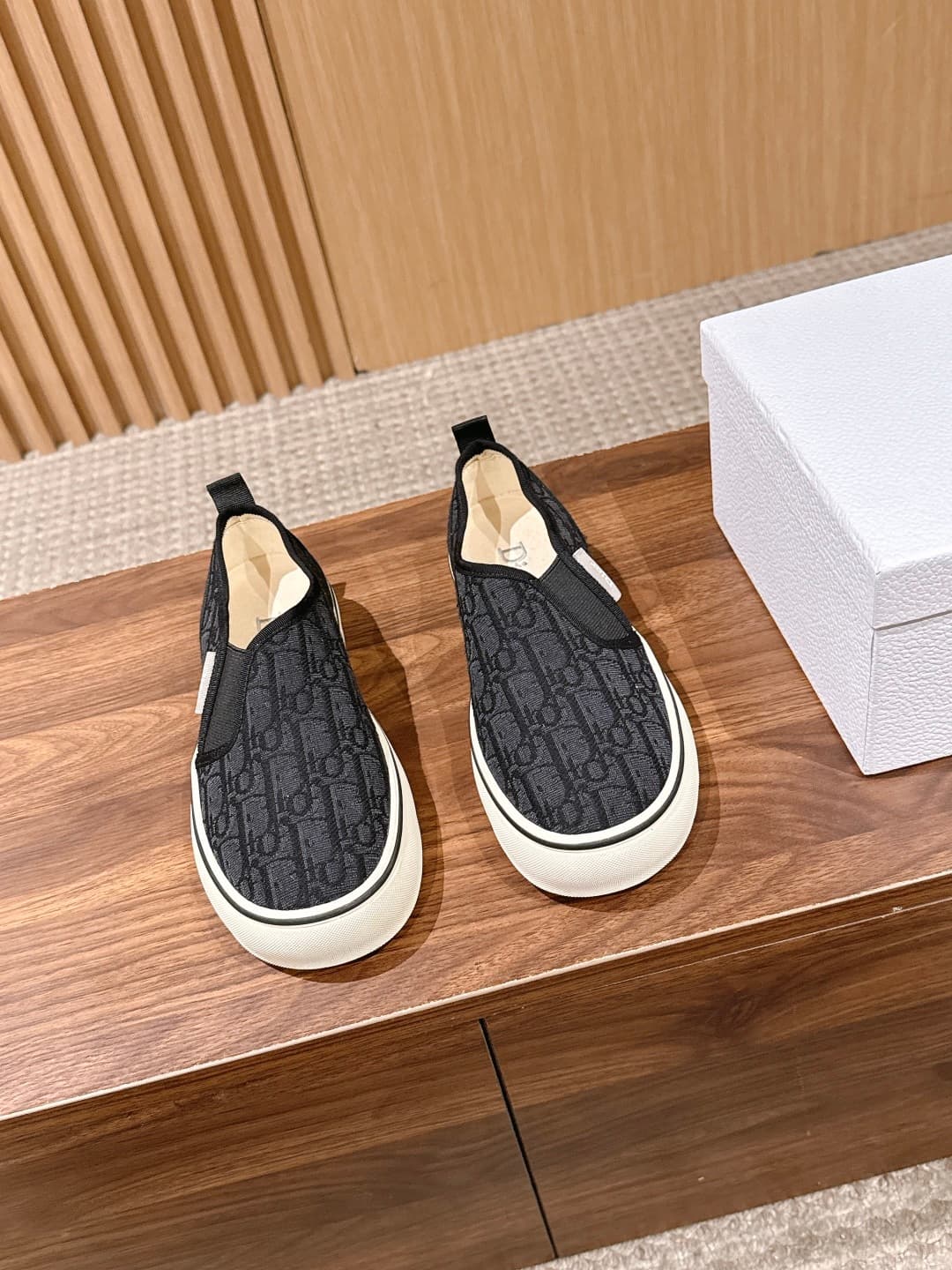 D5948 Top version: Christian Dior spring/summer new monogram leather loafers — image 1