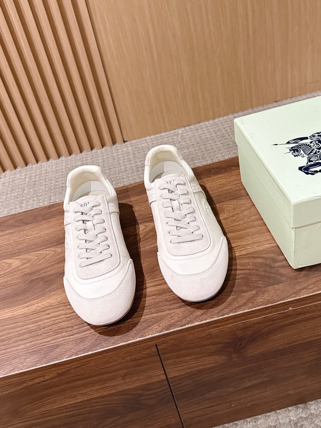 D3166 【Wangzhou Product】Burberry’s popular vintage/retro men’s Derby shoes are now available. These are Burberry’s signature products, and these shoes truly strike a perfect balance between “brand identity” and “daily practicality”. — image 1