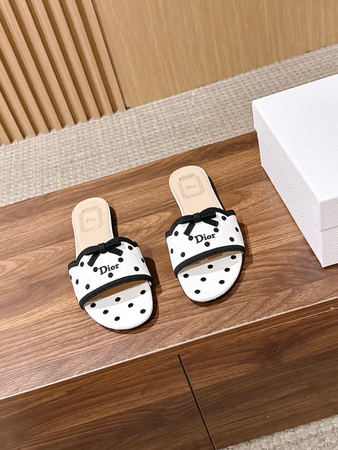 D5795 CHRISTIAN DIOR Early Autumn new collection with dots and bow details, casual sandals — image 1