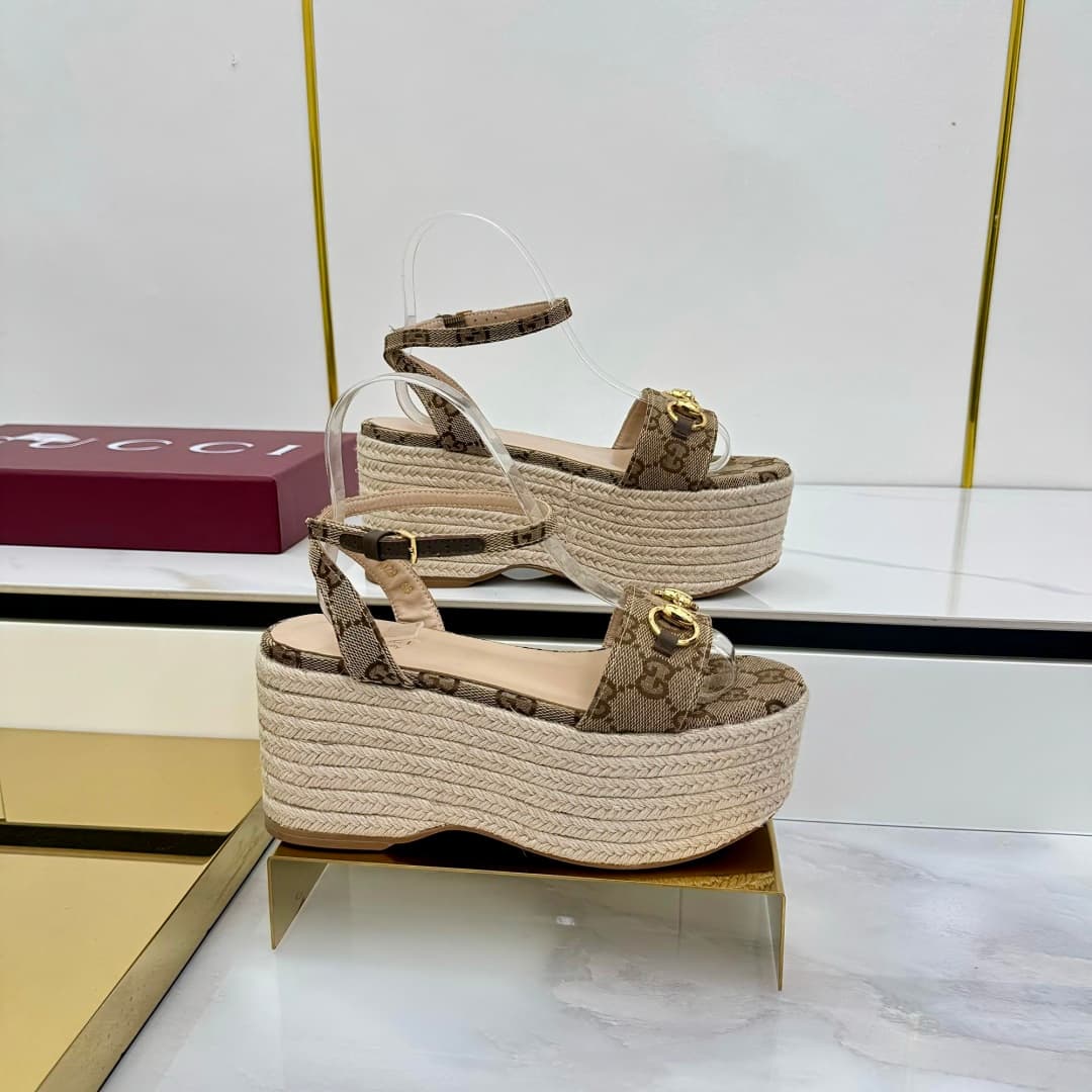 D6969 🌞 💰 Latest popular women’s flat sandals with buckle straps, medium heel, waterproof and cool — image 1