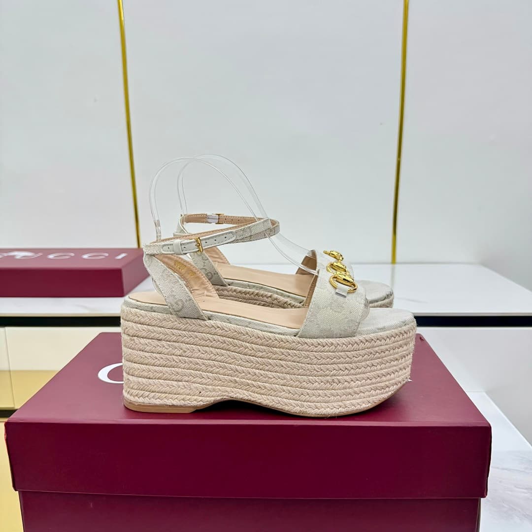 D6967 🌞 💰 Latest popular women’s flat sandals with buckle straps, medium heel, waterproof, and cool. — image 1
