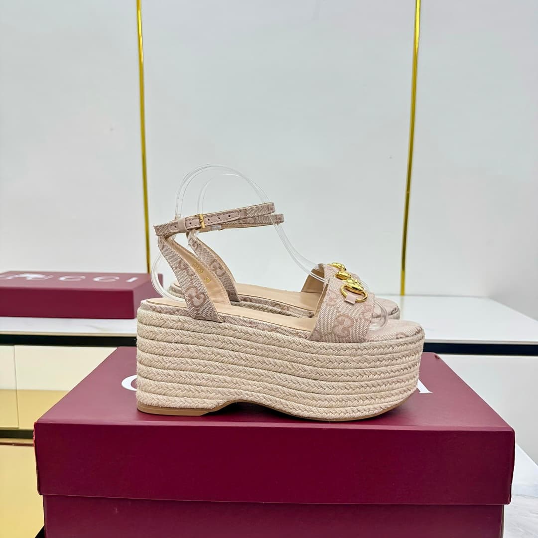 D6966 🌞 💰 Latest popular women’s flat sandals with buckle straps, medium heel, waterproof and cool — image 1