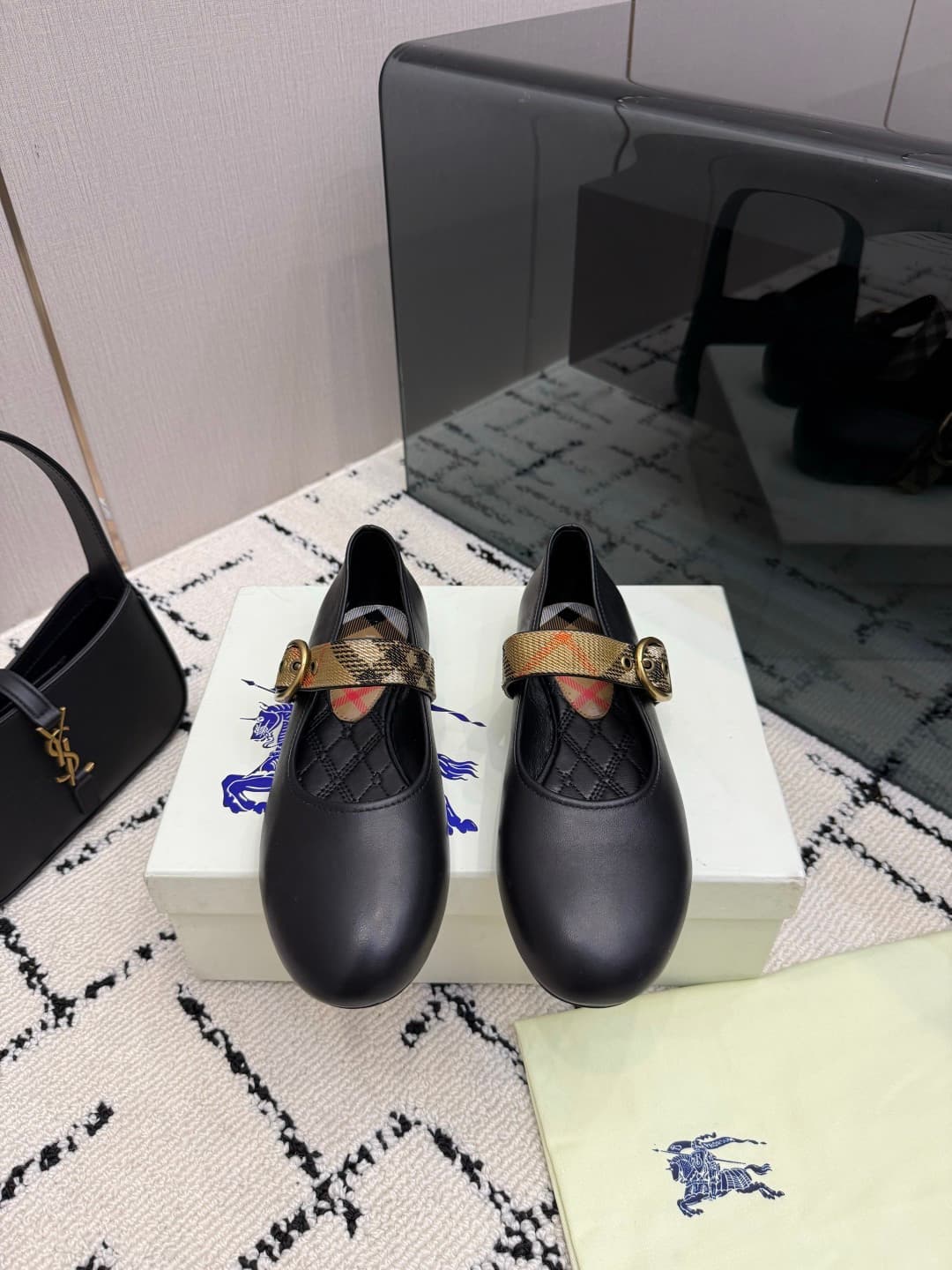 D3162 Burberry / Burberry 26WF New Product — image 1