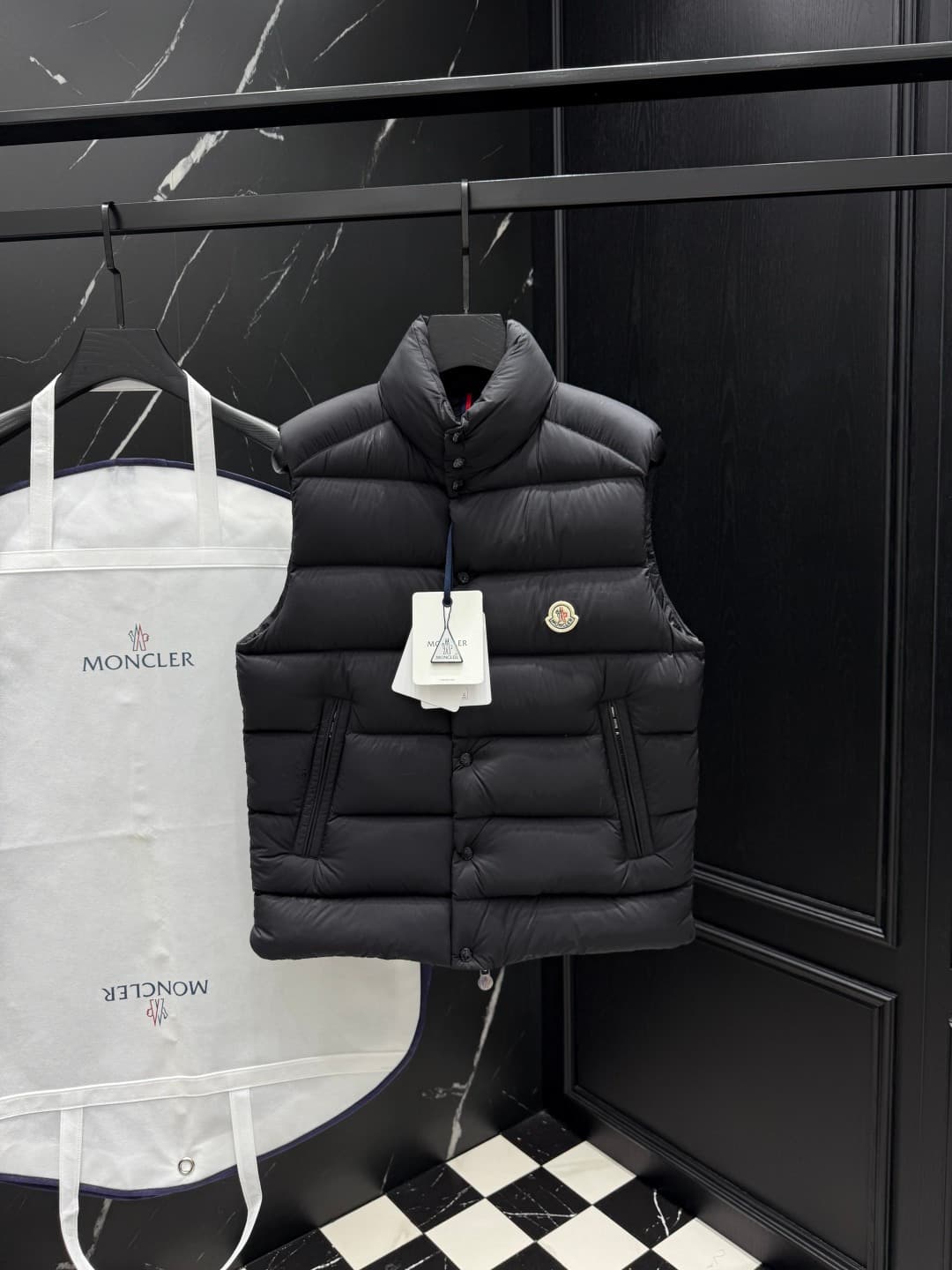 C11085 Monkou Faux Fur Vest 2025 – New model for autumn and winter 🆕 Original 1: 1. All hardware components are imported and custom-made. Welcome to the store for a comparison. Absolutely high quality. Made with top-tier 95 white duck down, extremely soft — image 1