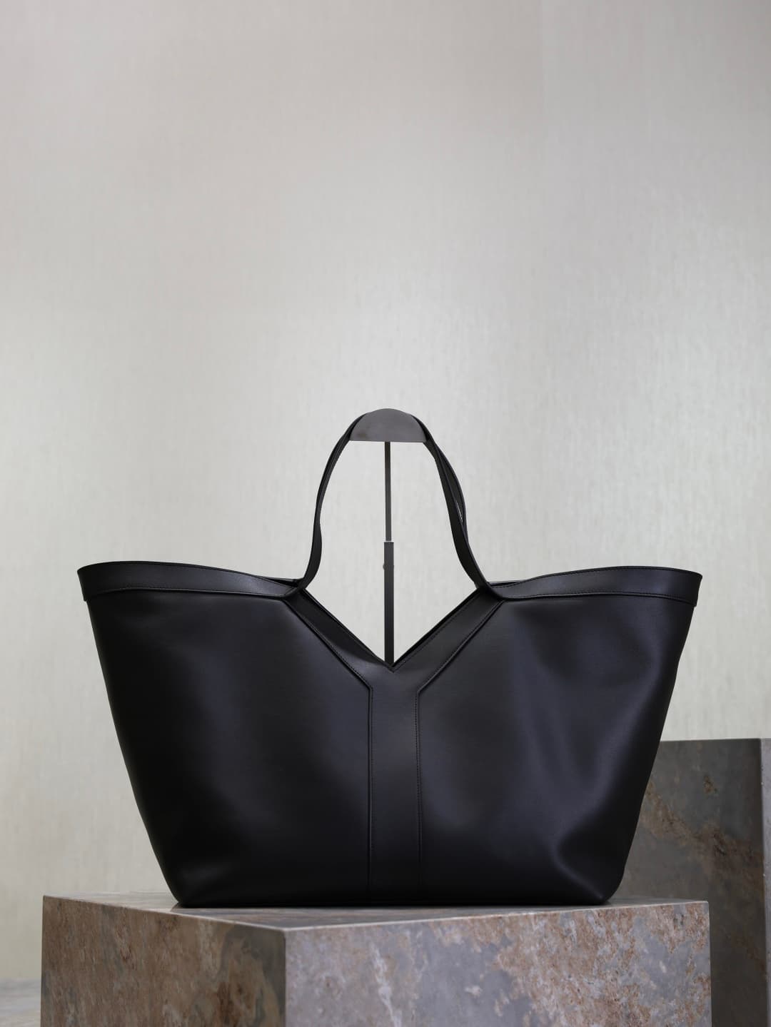 C8529 Black· — image 1