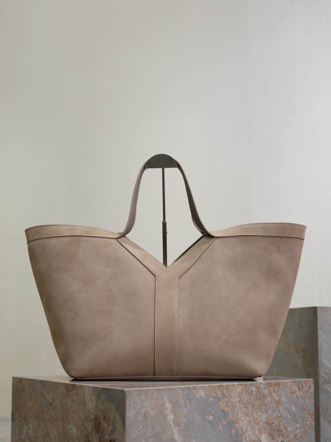 C8531 Gorilla skin with cowhide· — image 1