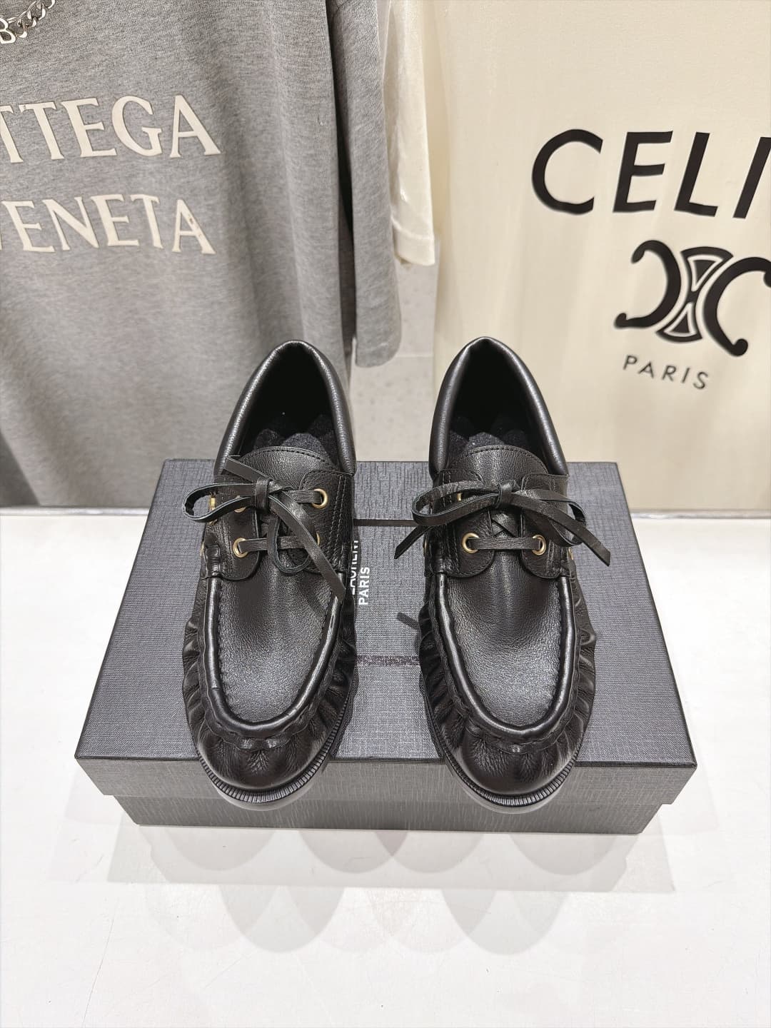 D12261 High-version models produced on the factory floor; men’s size + 20 — image 1