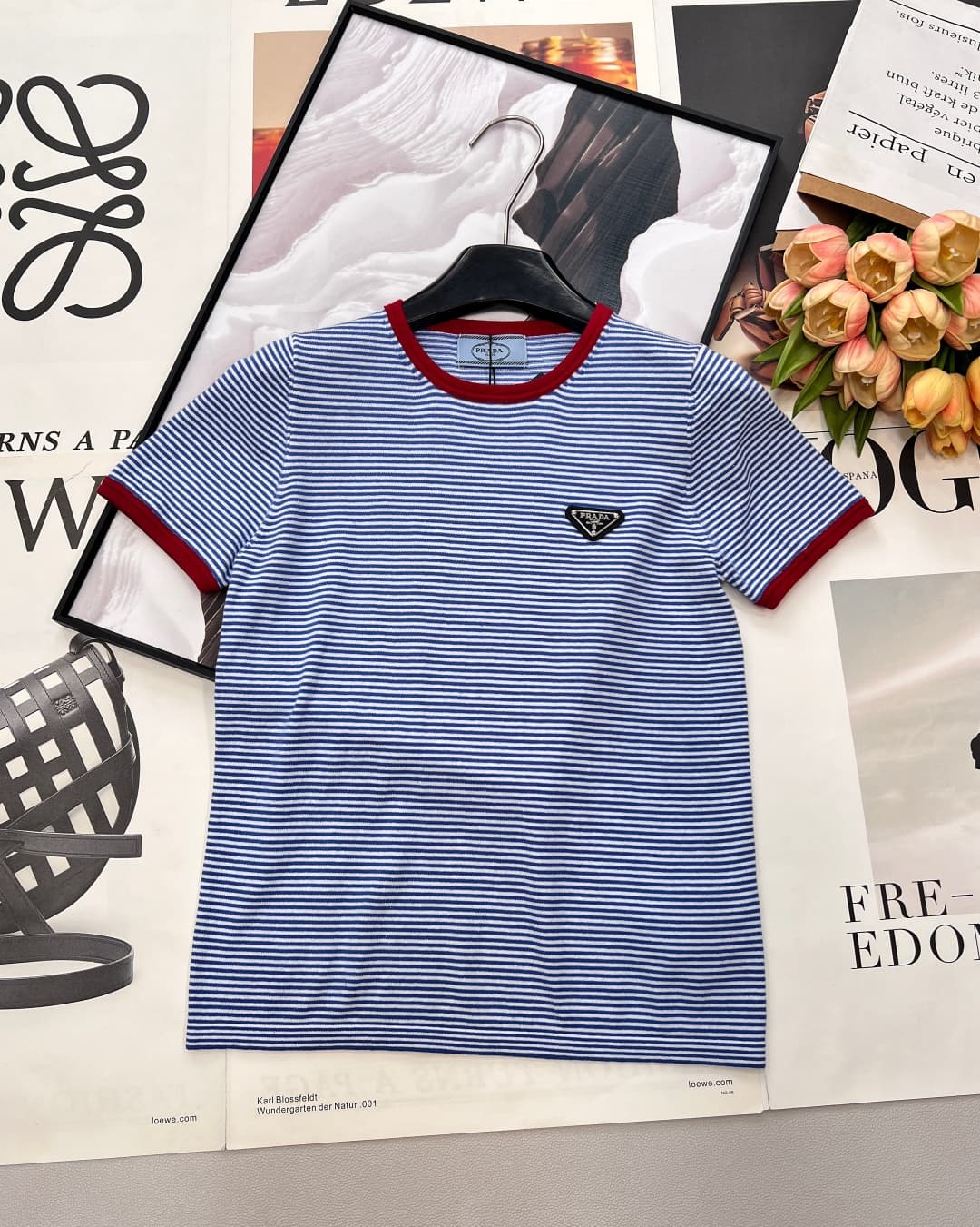 C18568 🆕 New Prada vintage/retro short sleeves, red and blue contrast colors + triangular logo. The classic blue and white stripes create a fresh aesthetic. The red knotted details on the collar and cuffs add a dynamic touch, breaking monotony and making — image 1
