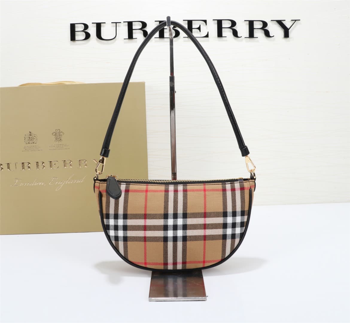 C22 🔥🔥B brand's latest storage bag, 🥰 selected vintage retro check cotton leather material, can be worn on the shoulder or removed from the strap to create a handbag style. 21 x 4 x 12.2 cm, 6801 — image 1