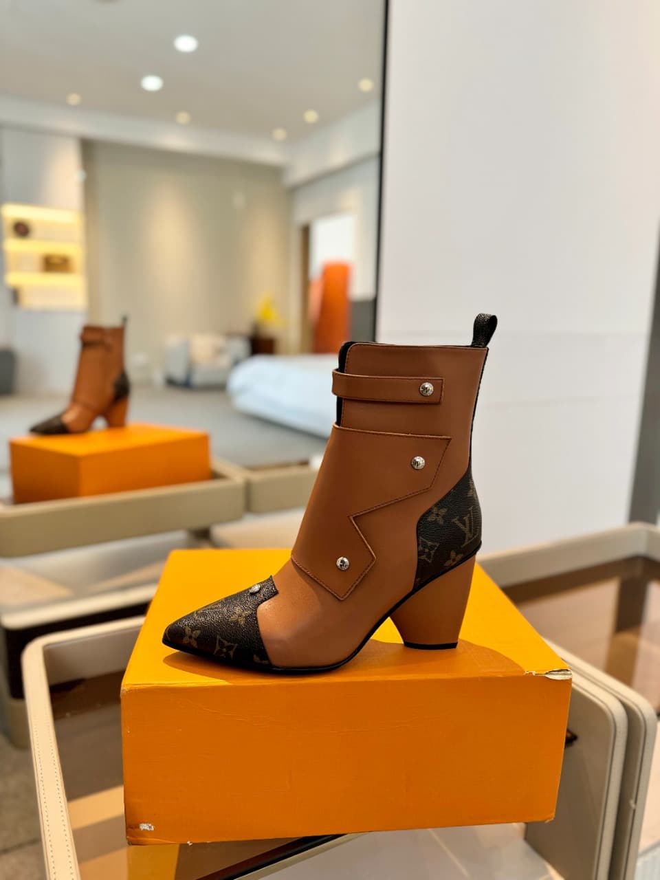 D9003 2026 – Latest models. L✔️ The latest shoes for the autumn and winter collections at the store’s exclusive boutique are also available on the official website. Perfect fit + LV-style buckles design – very feminine, elegant, and high-class. Original m — image 1